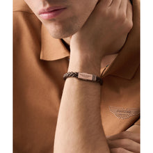 Laden Sie das Bild in den Galerie-Viewer, ASTON MARTIN Herren Armband Lederband braun Edelstahl AML THRILL MJITS6BM4