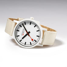 Laden Sie das Bild in den Galerie-Viewer, Mondaine Unisex Uhr Armbanduhr 41 mm MS1.41111.LT Essence Textil