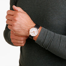 Laden Sie das Bild in den Galerie-Viewer, Mondaine Herren Uhr Classic Armbanduhr 40 mm MSE.40112.LB Leder