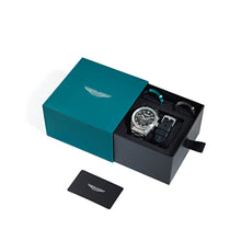 Laden Sie das Bild in den Galerie-Viewer, ASTON MARTIN Herren Uhr Chronograph Armbanduhr AML ICON MTIB1F501 SET