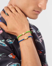 Laden Sie das Bild in den Galerie-Viewer, Philipp Plein Herren Armband Edelstahl gold Leder blau PLEIN TAG PJ0AA20BL