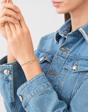 Laden Sie das Bild in den Galerie-Viewer, Philipp Plein Damen Armband Armkette Edelstahl IP Gold PLEIN LETTERING PJ1AA30BU