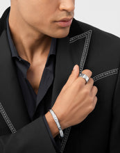 Laden Sie das Bild in den Galerie-Viewer, Philipp Plein Unisex Armband Armreif Edelstahl Silber PLEIN CUFF M PJ1EA32BM