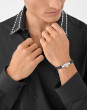 Laden Sie das Bild in den Galerie-Viewer, Philipp Plein Unisex Armband Leder Edelstahl silber PLEIN ENIGMA PJOEA01BU