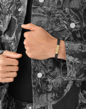 Laden Sie das Bild in den Galerie-Viewer, Philipp Plein Unisex Armband Leder Edelstahl IP Gold PLEIN ENIGMA PJOEA03BU
