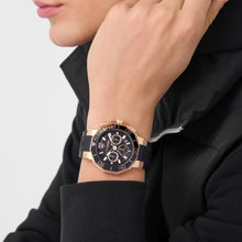 Laden Sie das Bild in den Galerie-Viewer, Plein Sport Herren Uhr Analog Quarz TITAN PSAGA0425 Silikon