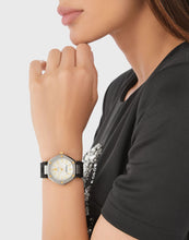Laden Sie das Bild in den Galerie-Viewer, Philipp Plein Damen Uhr Analog Quarz THE HEXAGON PW1BA0223 Silikon