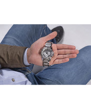Laden Sie das Bild in den Galerie-Viewer, Guess Herren Uhr Armbanduhr FRONTIER W0799G1 Edelstahl silber