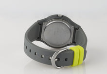 Laden Sie das Bild in den Galerie-Viewer, SINAR Jugenduhr Armbanduhr Analog Quarz Jungen Silikonband XB-48-1 grau gelb
