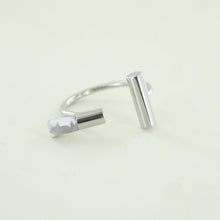 Laden Sie das Bild in den Galerie-Viewer, Esprit Damen Ring Edelstahl Silber Gr.56 ESRG022