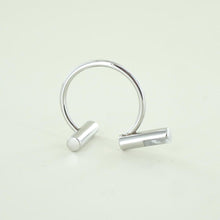 Laden Sie das Bild in den Galerie-Viewer, Esprit Damen Ring Edelstahl Silber Gr.56 ESRG022