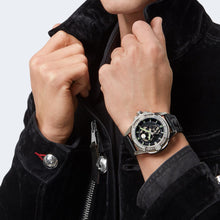 Laden Sie das Bild in den Galerie-Viewer, Philipp Plein Herren Uhr Analog Quarz $KULL silber PWAAA0321 Leder