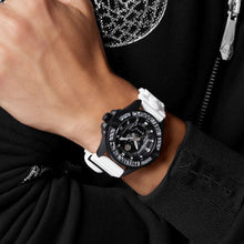Laden Sie das Bild in den Galerie-Viewer, Philipp Plein Herren Uhr Analog Quarz THE $KULL CARBON FIBER PWAAA1822 Silikon