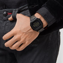 Laden Sie das Bild in den Galerie-Viewer, Philipp Plein Herren Uhr Digital Quarz HYPER SHOCK gun camo  PWHAA0921 Edelstahl