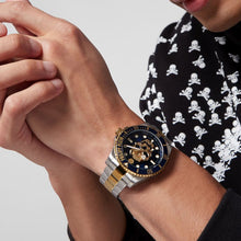 Laden Sie das Bild in den Galerie-Viewer, Philipp Plein Herren Uhr Analog Quarz THE $KULL DIVER PWOAA0722 Edelstahl