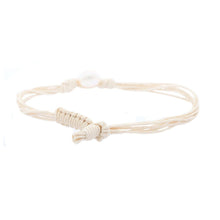 Laden Sie das Bild in den Galerie-Viewer, Misaki Damen Armband weiß Textil Perle QCUBWAVE