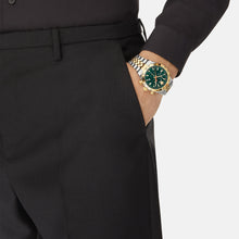 Laden Sie das Bild in den Galerie-Viewer, Versace Herren Uhr Armbanduhr Chronograph Edelstahl Hellenyium VE2U00522