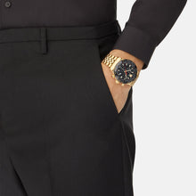 Laden Sie das Bild in den Galerie-Viewer, Versace Herren Uhr Armbanduhr Chronograph Edelstahl Hellenyium VE2U00622