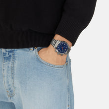 Laden Sie das Bild in den Galerie-Viewer, Versace Herren Uhr Armbanduhr Chronograph Edelstahl Hellenyium VE2U00722