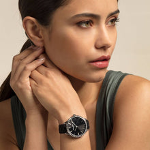 Laden Sie das Bild in den Galerie-Viewer, THOMAS SABO Damen Uhr Armbanduhr Rebel at Heart WA0321-203-203-38 MM-1 Leder