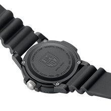 Laden Sie das Bild in den Galerie-Viewer, Luminox Herren Uhr Armbanduhr Sea Bass X2.2003