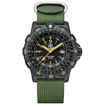 Laden Sie das Bild in den Galerie-Viewer, Luminox Herren Uhr Armbanduhr Recon Point MAN XL.8826.MI