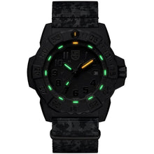 Laden Sie das Bild in den Galerie-Viewer, Luminox Herren Uhr Armbanduhr Navy Seal XS.CE01.BO