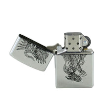 Laden Sie das Bild in den Galerie-Viewer, Zippo Feuerzeug Modell 250 Design Dragon 3 sw
