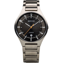 Laden Sie das Bild in den Galerie-Viewer, Bering Herren Uhr Armbanduhr Titan Ultra Slim - 11739-772-1Titan