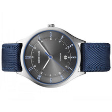 Laden Sie das Bild in den Galerie-Viewer, Bering Herren Uhr Armbanduhr Titan Ultra Slim - 11739-873-1Textil