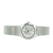 Laden Sie das Bild in den Galerie-Viewer, Bering Damen Uhr Armbanduhr Slim Classic - 11923-000 Meshband