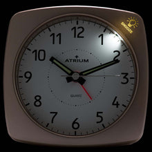 Laden Sie das Bild in den Galerie-Viewer, ATRIUM Wecker Analog Quarz rosé metallic A251-17 o. Ticken mit Licht und Snooze