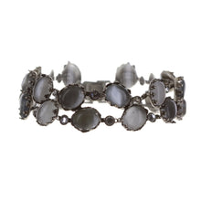 Laden Sie das Bild in den Galerie-Viewer, Konplott Armband Armkette Melody Drops white grey silber