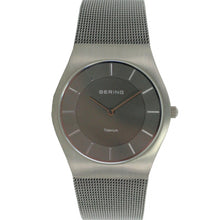 Laden Sie das Bild in den Galerie-Viewer, Bering Unisex Uhr Armbanduhr Titan Slim Classic - 11935-077-1 Meshband